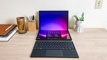 Asus Zenbook 17 Fold test par Tom's Guide (US)