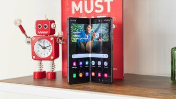 Samsung Galaxy Z Fold 4 reviewed by ExpertReviews