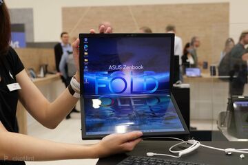 Asus Zenbook 17 Fold testé par Pocket-lint Asus Zenbook 17 Fold testé par Pocket-lint