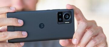 Motorola Edge 30 Ultra Review : List of Ratings, Pros and Cons Motorola Edge 30 Ultra Review : List of Ratings, Pros and Cons