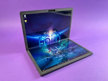 Asus Zenbook 17 Fold test par CNET France