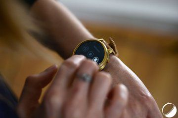 Motorola Moto 360 2 test par FrAndroid Motorola Moto 360 2 test par FrAndroid