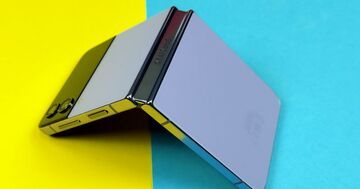 Samsung Galaxy Z Flip 4 reviewed by TechStage