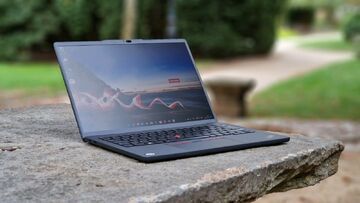 Lenovo Thinkpad X13s reviewed by LeCafeDuGeek