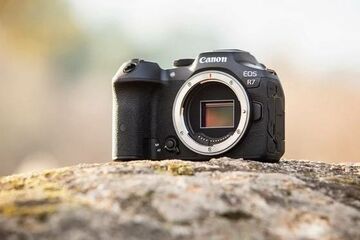 Canon EOS R7 Review