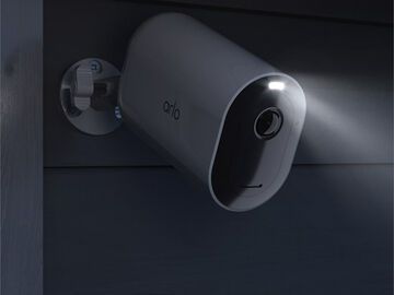 Netgear Arlo Pro 4 testé par CNET France Netgear Arlo Pro 4 testé par CNET France