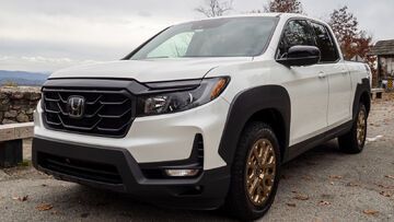 Honda Ridgeline Review: 4 Ratings, Pros and Cons