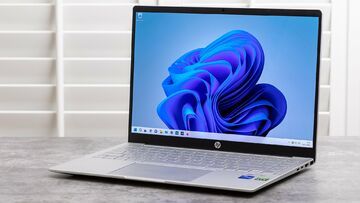 HP Pavilion Plus 14 test par ExpertReviews