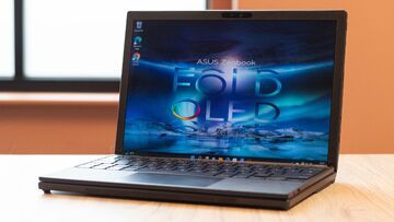 Asus Zenbook Fold testé par ExpertReviews Asus Zenbook Fold testé par ExpertReviews