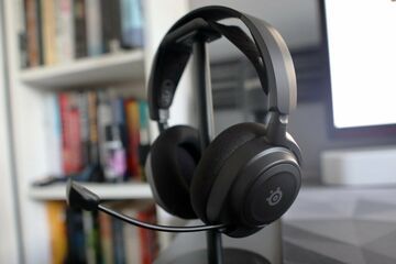 SteelSeries Arctis Nova 7 test par Trusted Reviews