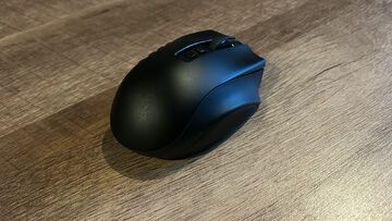 Razer Naga V2 Pro test par GamesRadar