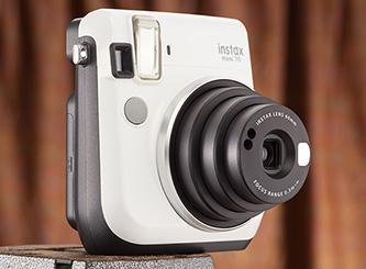 Fujifilm Instax Mini 70 test par PCMag Fujifilm Instax Mini 70 test par PCMag