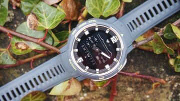 Garmin Instinct Crossover Review