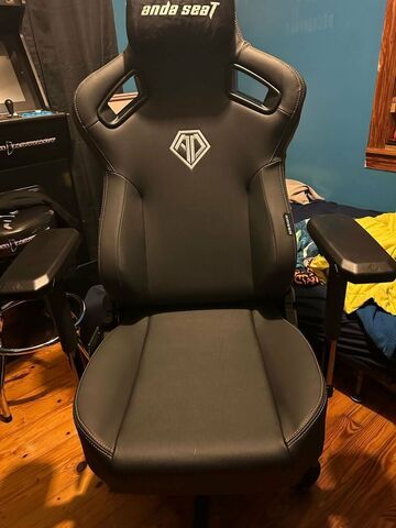 AndaSeat Kaiser 3 test par Niche Gamer