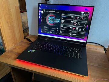 Asus ROG Strix Scar 18 testé par NotebookCheck Asus ROG Strix Scar 18 testé par NotebookCheck