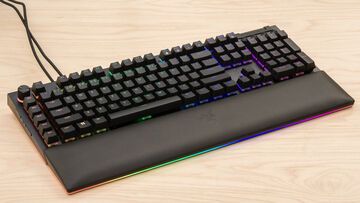 Razer BlackWidow V4 Pro reviewed by RTings