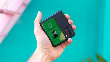 Oppo Find N2 Flip reviewed by ExpertReviews Oppo Find N2 Flip reviewed by ExpertReviews