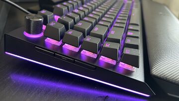 Razer BlackWidow V4 Pro test par GamesRadar