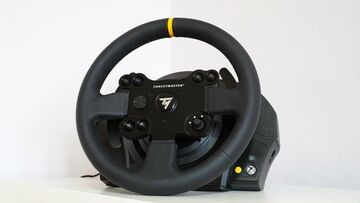 Thrustmaster TX Leather Edition test par Trusted Reviews