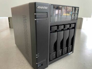 Asustor Lockerstor 4 testé par tuttoteK Asustor Lockerstor 4 testé par tuttoteK