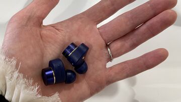 Bowers & Wilkins PI7 S2 testé par TechRadar Bowers & Wilkins PI7 S2 testé par TechRadar