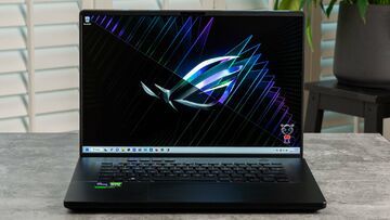 Asus ROG Zephyrus M16 test par ExpertReviews