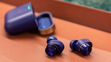 Bowers & Wilkins PI7 S2 testé par ExpertReviews Bowers & Wilkins PI7 S2 testé par ExpertReviews