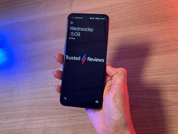 OnePlus Nord CE 2 testé par Trusted Reviews OnePlus Nord CE 2 testé par Trusted Reviews