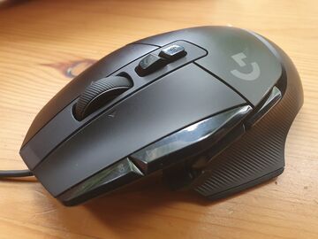 Logitech G502 test par PCWorld.com Logitech G502 test par PCWorld.com