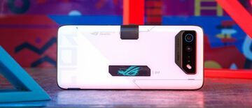 Asus ROG Phone 7 Ultimate testé par GSMArena Asus ROG Phone 7 Ultimate testé par GSMArena