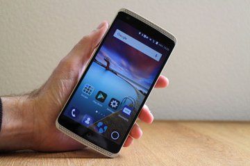 ZTE Axon Elite test par DigitalTrends