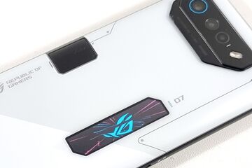 Asus ROG Phone 7 Ultimate testé par Geeknetic Asus ROG Phone 7 Ultimate testé par Geeknetic