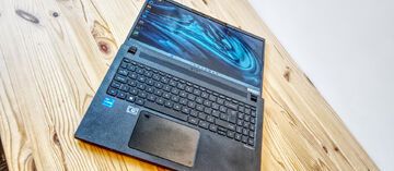 Acer TravelMate P2 test par TechRadar