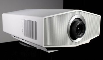 Sony VPL-XW7000ES testé par Trusted Reviews Sony VPL-XW7000ES testé par Trusted Reviews