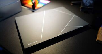 Asus Zenbook S 13 OLED testé par HardwareZone Asus Zenbook S 13 OLED testé par HardwareZone