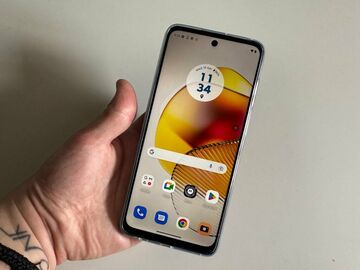 Motorola Moto G73 test par Trusted Reviews