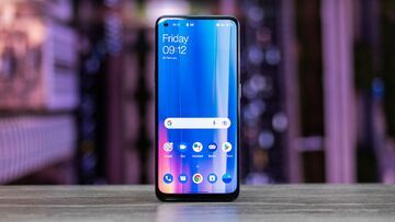 OnePlus Nord CE 2 testé par ExpertReviews OnePlus Nord CE 2 testé par ExpertReviews