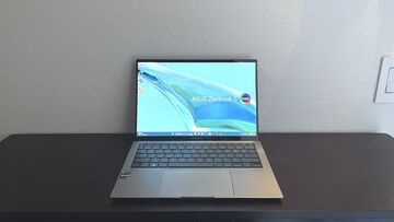 Asus Zenbook S 13 OLED testé par TechRadar Asus Zenbook S 13 OLED testé par TechRadar