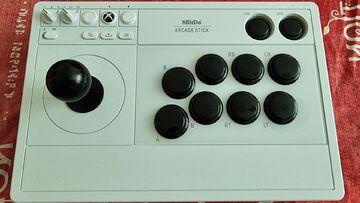 8BitDo  Arcade Stick test par TechRadar