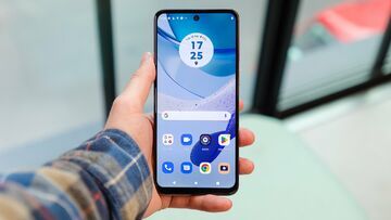 Motorola Moto G53 testé par ExpertReviews Motorola Moto G53 testé par ExpertReviews