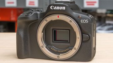 Canon EOS R50 reviewed by RTings