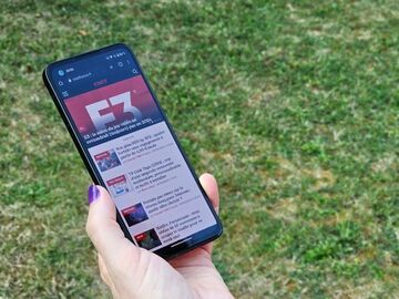 Asus  Zenfone 10 reviewed by CNET France