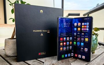 Huawei Mate X3 reviewed by PhonAndroid