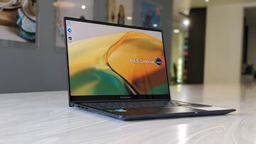 Asus ZenBook 14 Flip OLED testé par IT Pro Asus ZenBook 14 Flip OLED testé par IT Pro