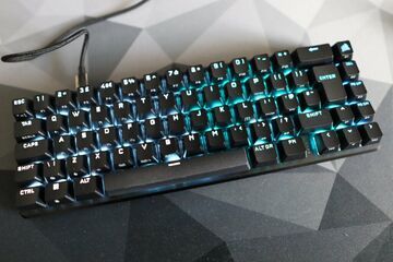 Tests Corsair K65 Pro Mini