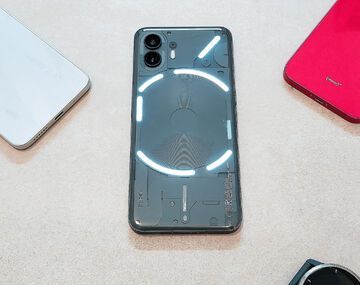 Nothing Phone 2 testé par NotebookCheck Nothing Phone 2 testé par NotebookCheck