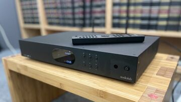 Test Audiolab 7000N Play