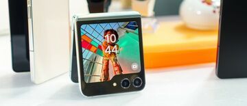 Samsung Galaxy Z Flip 5 reviewed by GSMArena