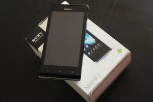 Sony Xperia J Review