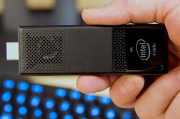 Intel Compute Stick test par DigitalTrends Intel Compute Stick test par DigitalTrends